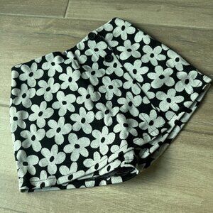 Old Navy Black & White Floral Skort, Kids Size S (6-7)